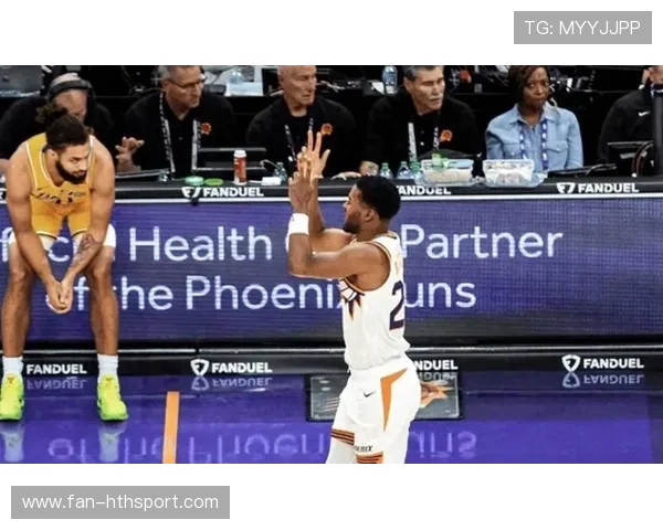 巴特勒突破造犯规并罚中，热火将对手压制住