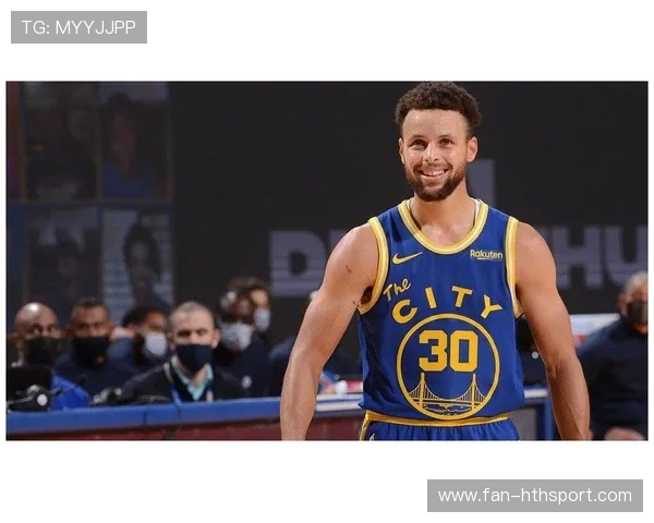 库里逆风三分命中，勇士在客场绝地反击