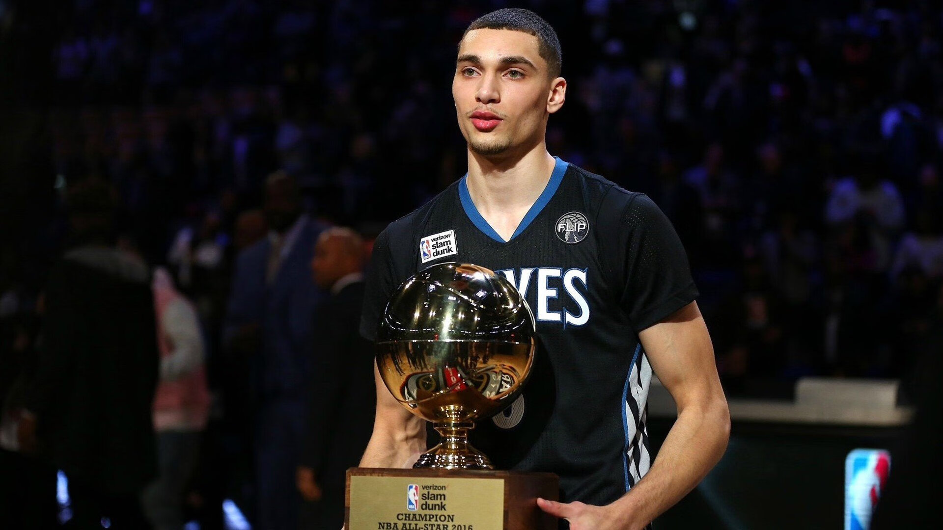 “电动冲浪:东三叉湖赛场带来科技与激情的完美融合”